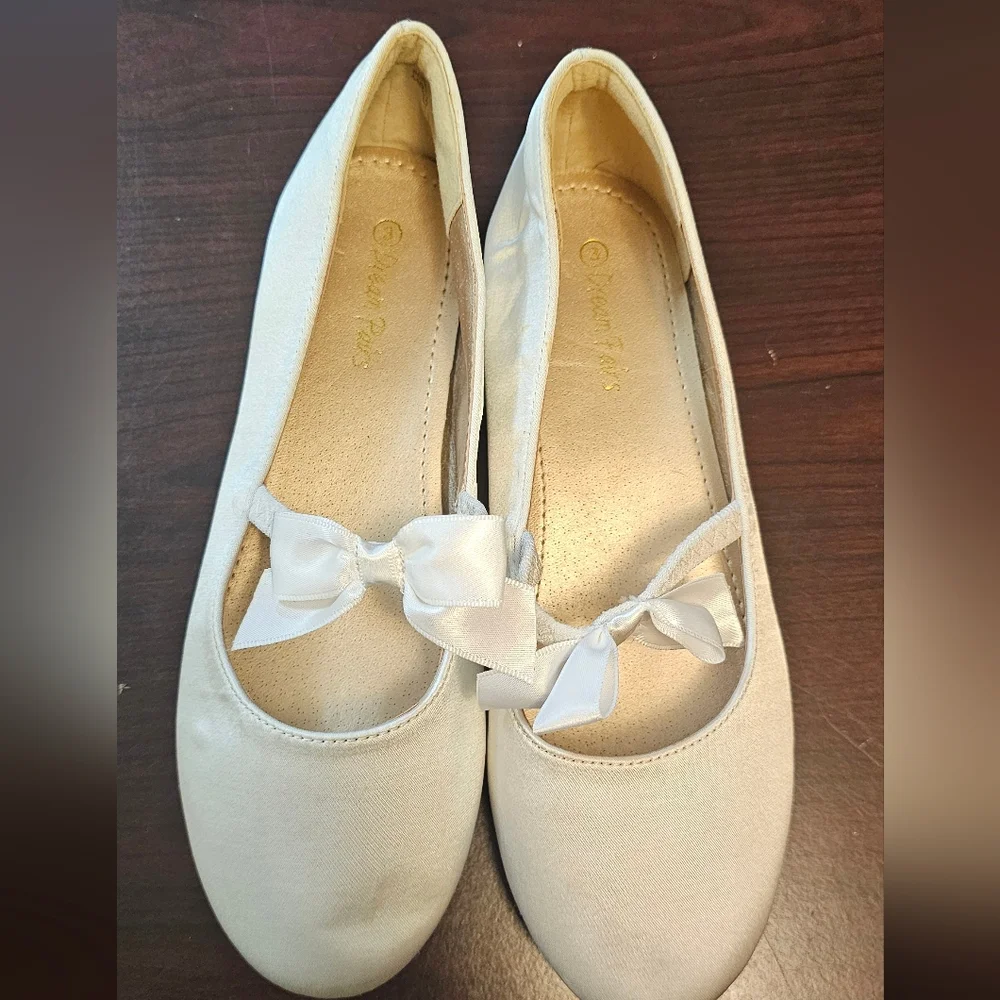 Elegant White Ballet Flats‎ Girls Size 3